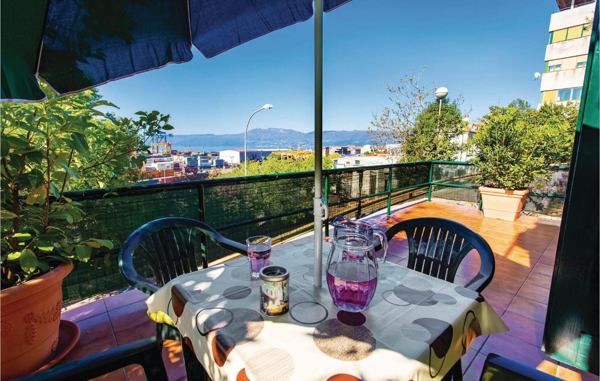 Awesome apartment in Rijeka with 1 Bedrooms&WiFi Buitenkant foto